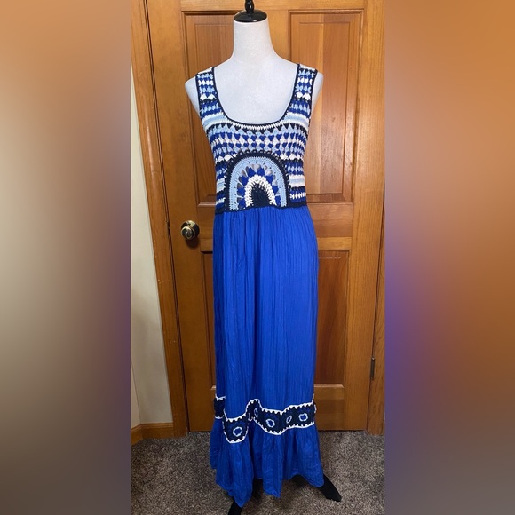 Zara Contrasting Crochet Knit Maxi Dress - Picture 2 of 5